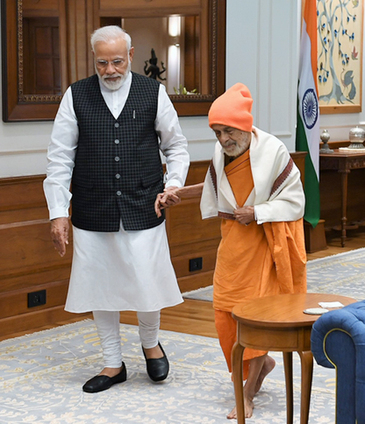 Narendra Modi with Pejavar Seer